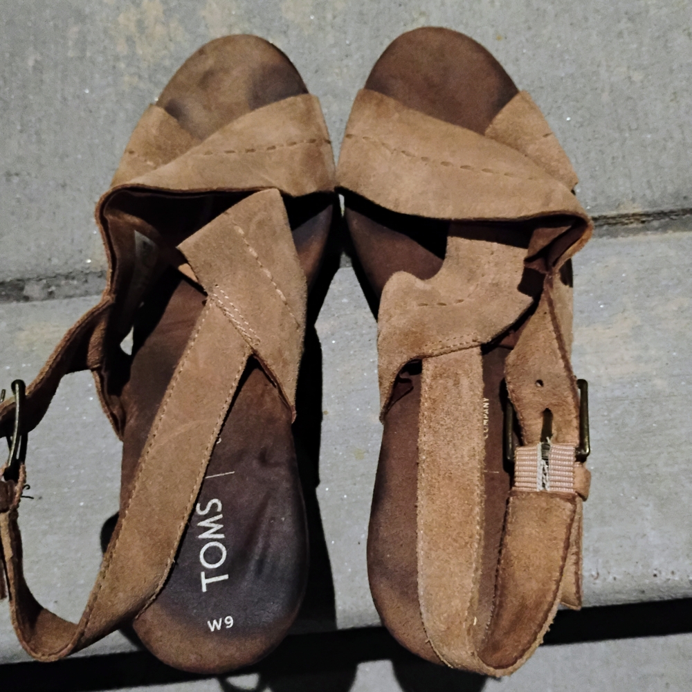 Toms Brown Casual Sandals with Crisscross Straps